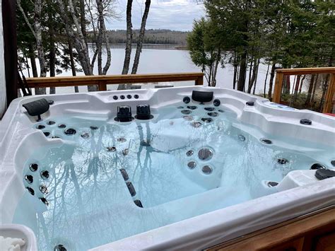 nearest hotel with hot tub|hot tub session near me.